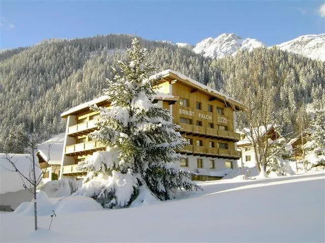 Hotel Garni Ernst Falch-1