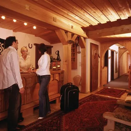 Hotel Garni Ernst Falch-3
